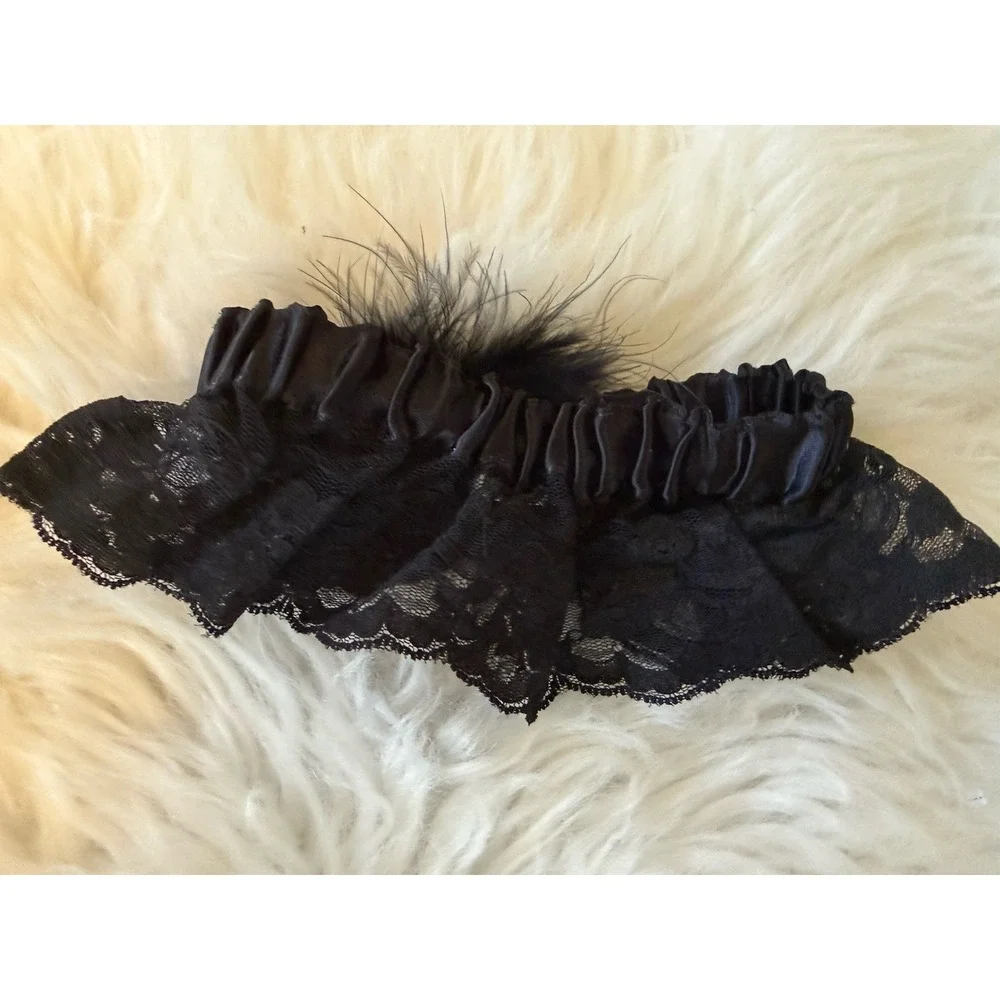 Vintage Victoria's Secret Black‎ Lace Feathers Leg Garter Bride Wedding Y2K EUC